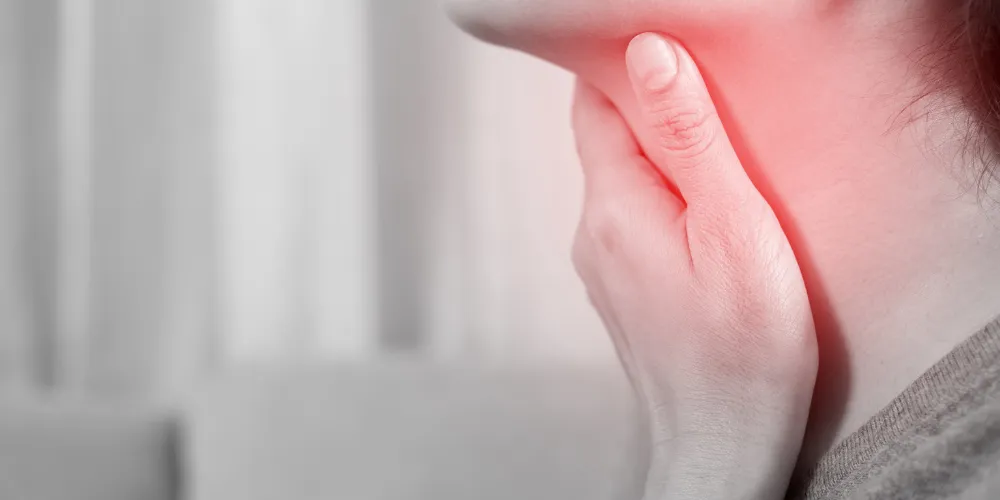 親知らずが喉に痛みを引き起こす原因